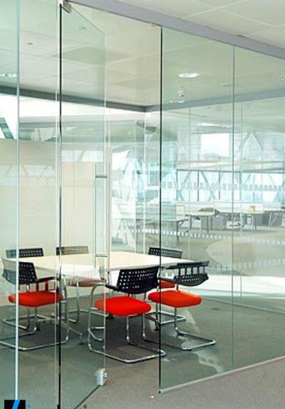  Cửa lực thủy lực 1 cánh 2 vách Licoglass